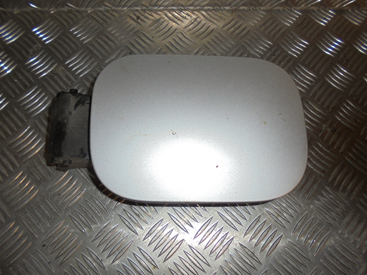 Renault Megane 2 Benzinklap / Tankklap Med OEM Nr. Ophugger Fra Renault Ophugger