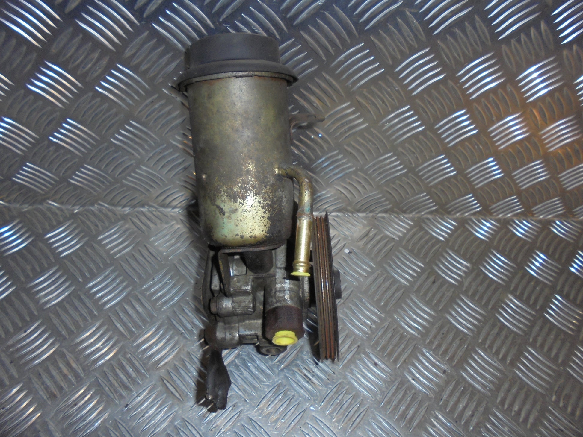 Toyota Yaris Verso Servopumpe Med OEM Nr. Ophugger Fra Toyota Ophugger