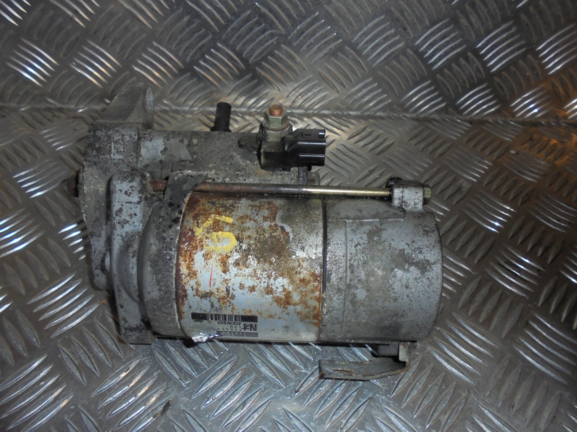 Toyota Yaris Verso Starter Med OEM Nr. 42800028100 Fra Toyota Ophugger