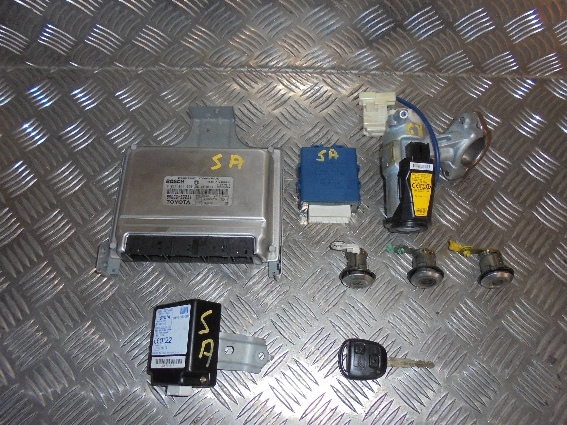 Toyota Yaris Verso Motorstyring - Motorstyreboks - Injection Elboks Med OEM Nr. Ophugger Fra Toyota Ophugger