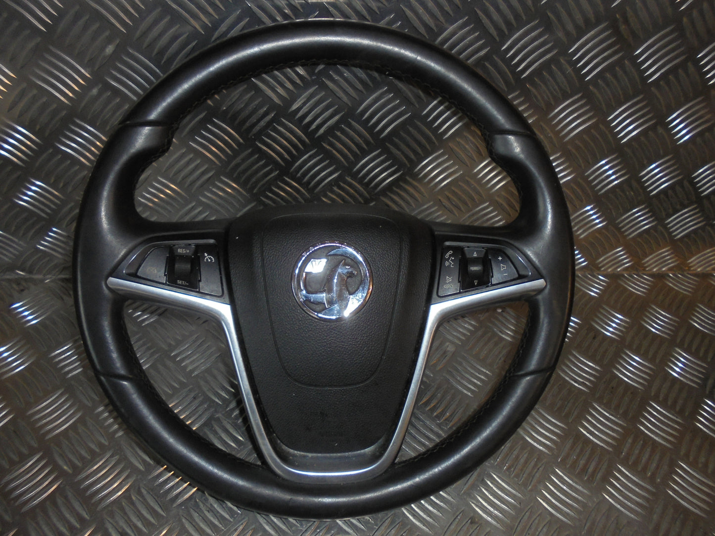 Opel Insignia A Rat Med OEM Nr. Ophugger Fra Opel Ophugger