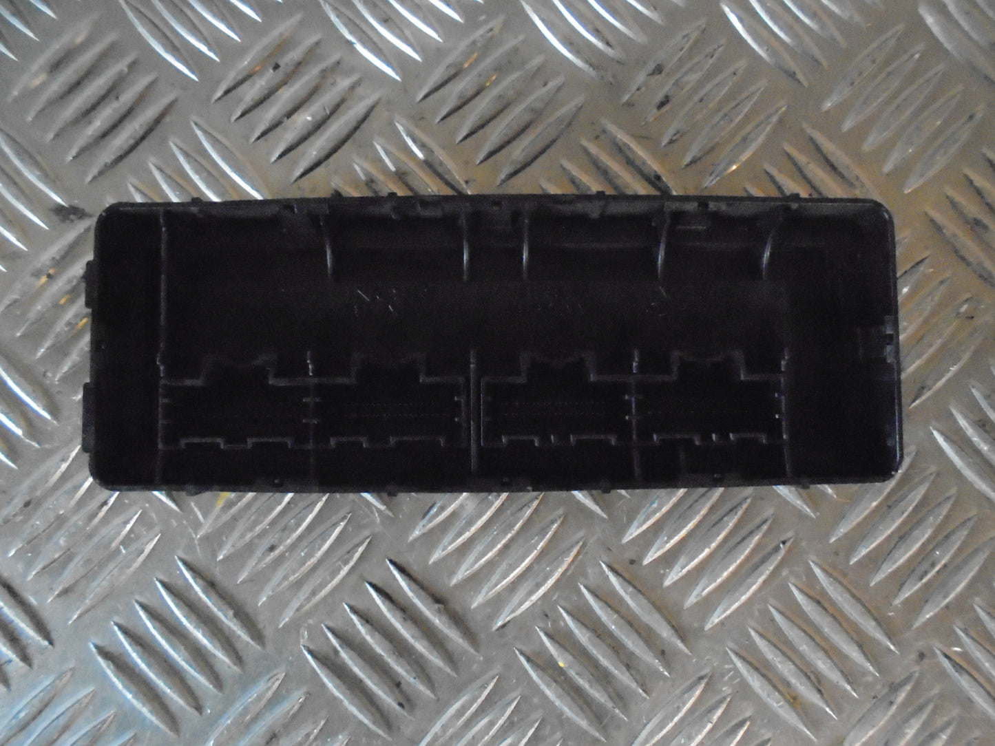 Opel Insignia A Aircond. Box Med OEM Nr. Ophugger Fra Opel Ophugger