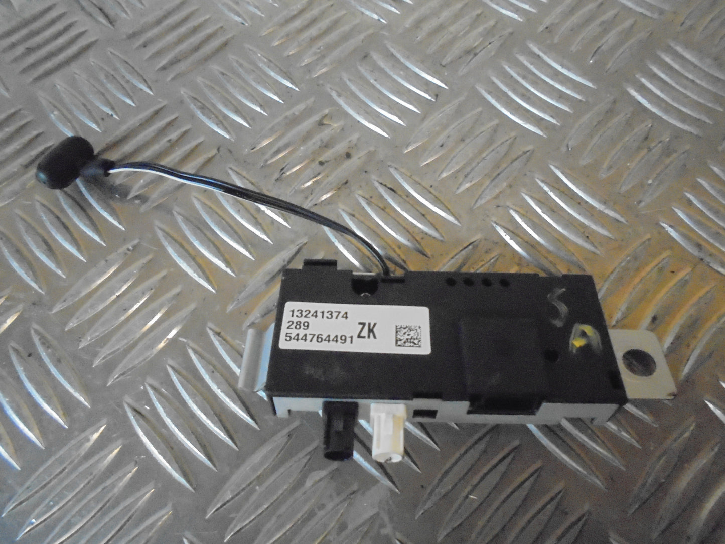 Opel Insignia A Radio Div. Tilbehør Med OEM Nr. Ophugger Fra Opel Ophugger