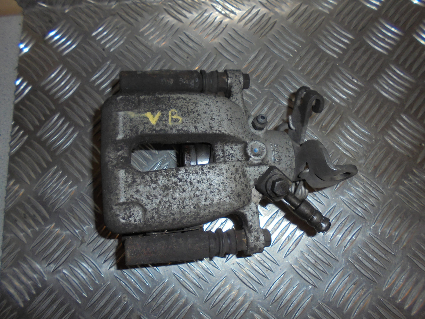 Opel Insignia A Bremsekaliber VB Med OEM Nr. 13343569 Fra Opel Ophugger