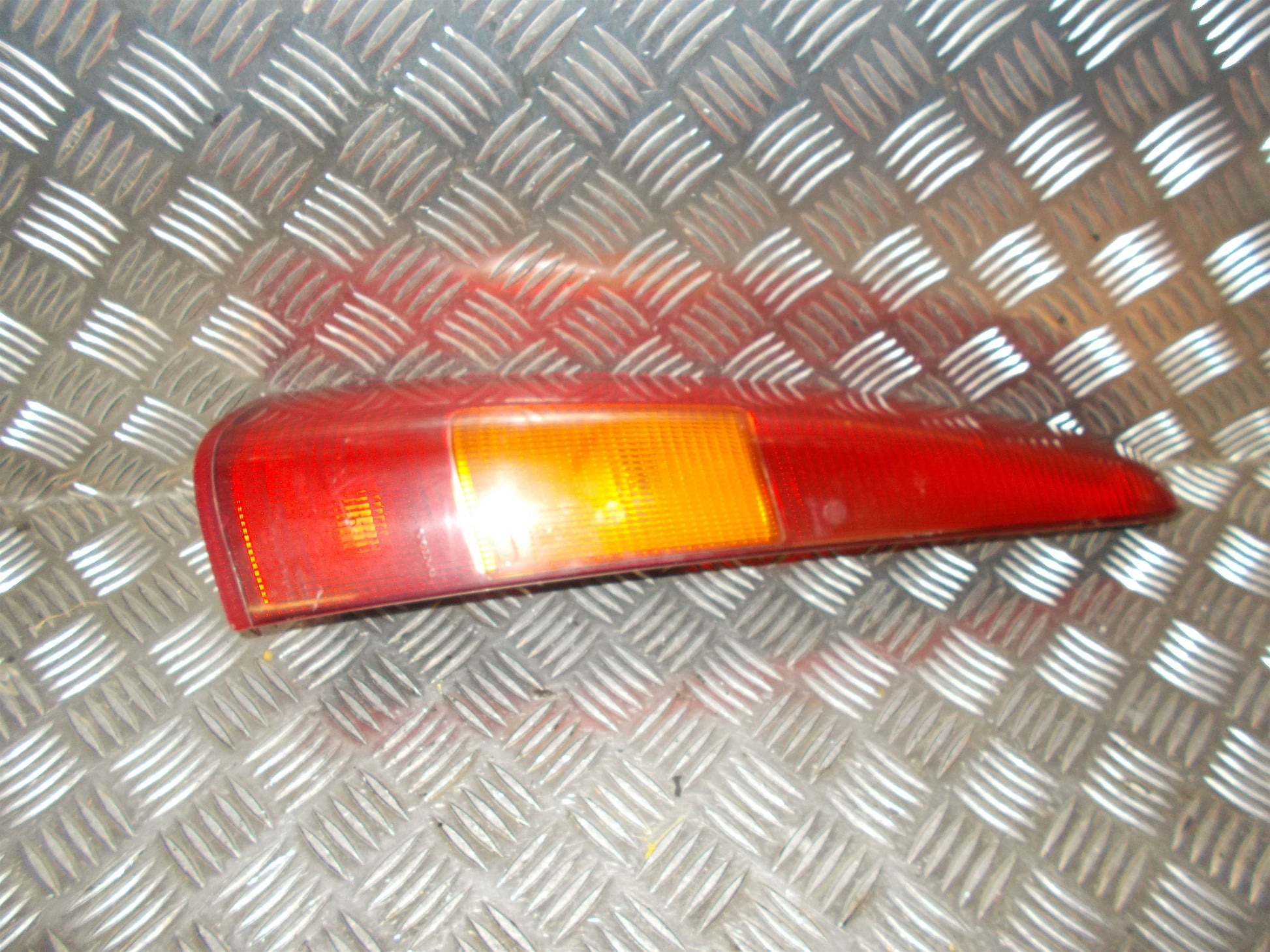 Volvo 850 Baglygte Med OEM Nr. Ophugger Fra Volvo Ophugger