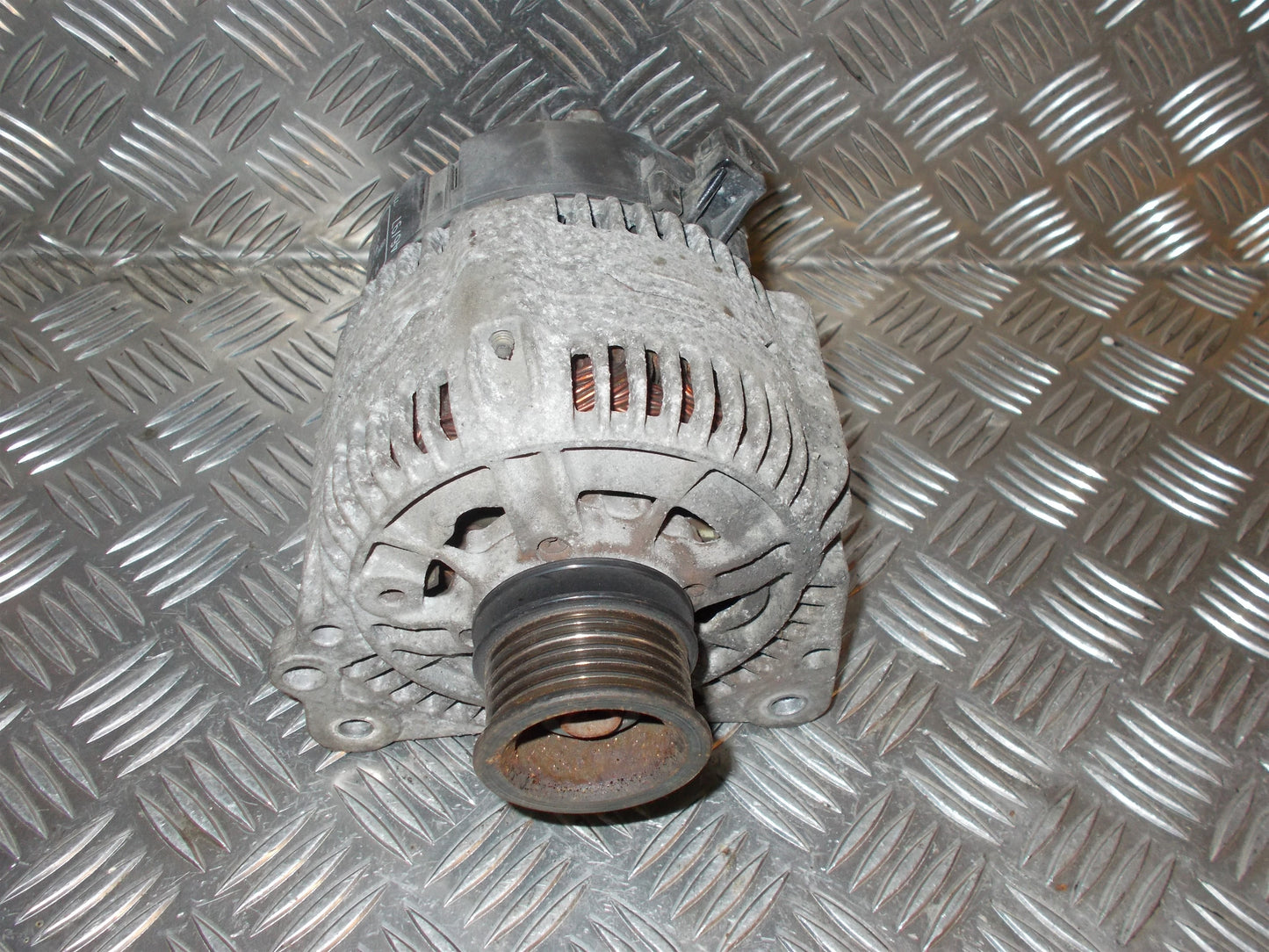Seat Arosa Generator Med OEM Nr. 0123903025H Fra Seat Ophugger