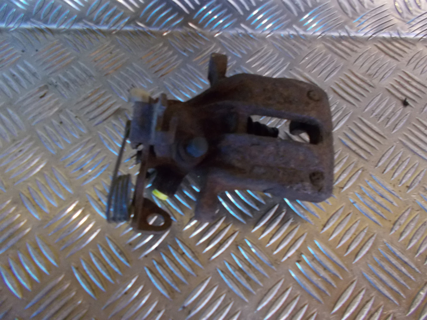 Audi A4 8D Bremsekaliber VB Med OEM Nr. 8D0615423 Fra Audi Ophugger