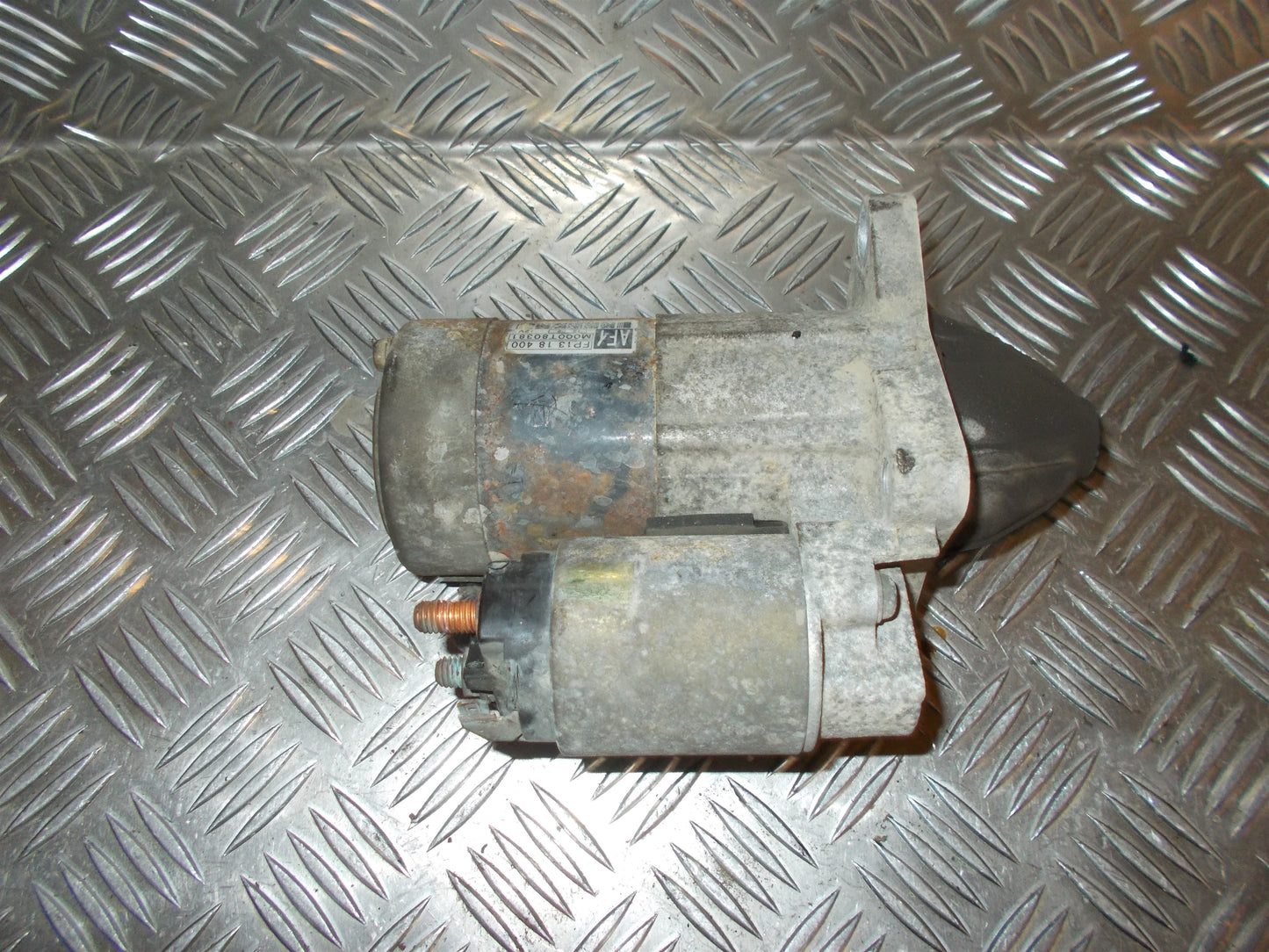Mazda 626 GF/GW Starter Med OEM Nr. M000T80381 Fra Mazda Ophugger
