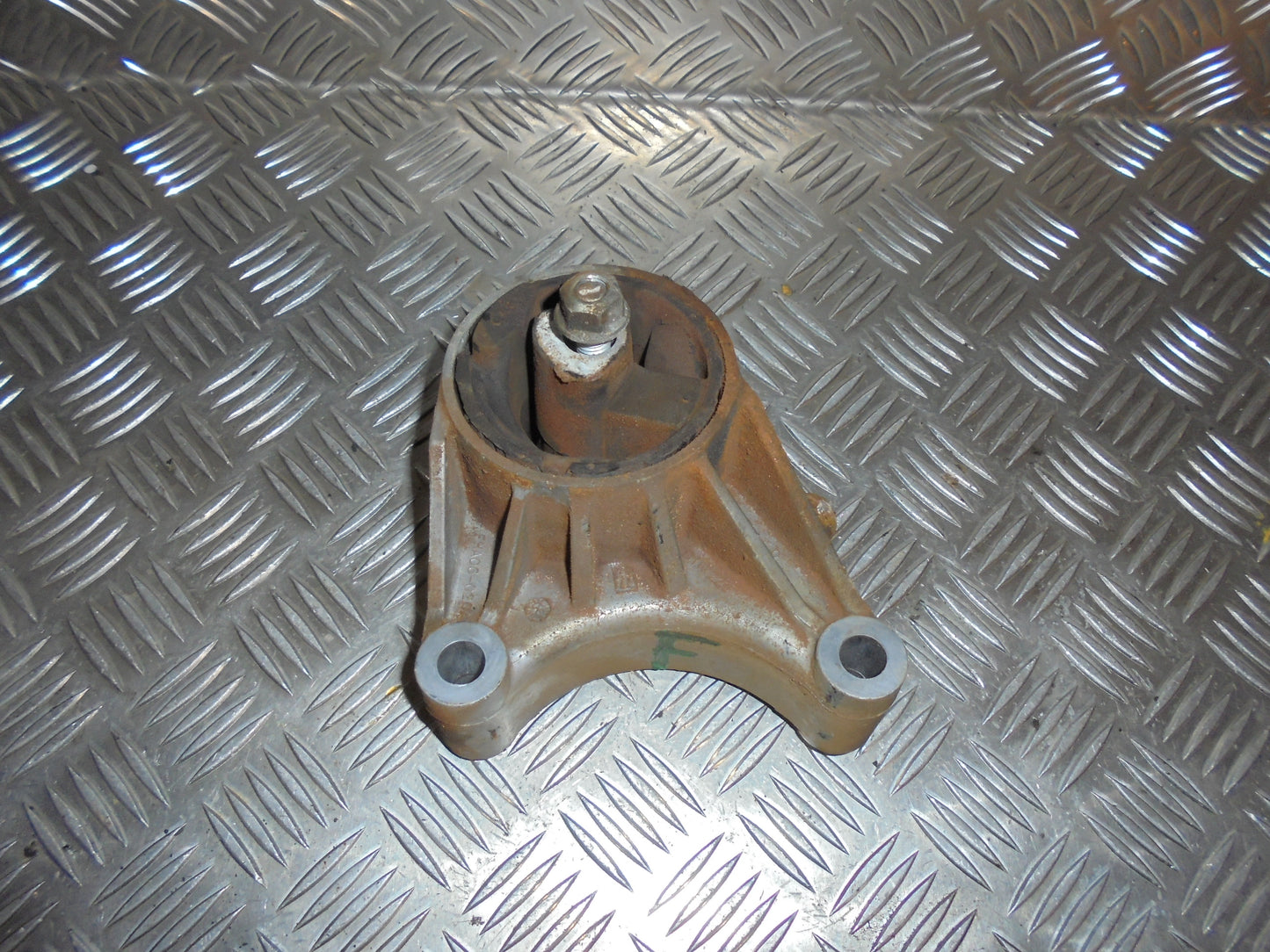 Opel Zafira B Motorophæng For Med OEM Nr. Ophugger Fra Opel Ophugger