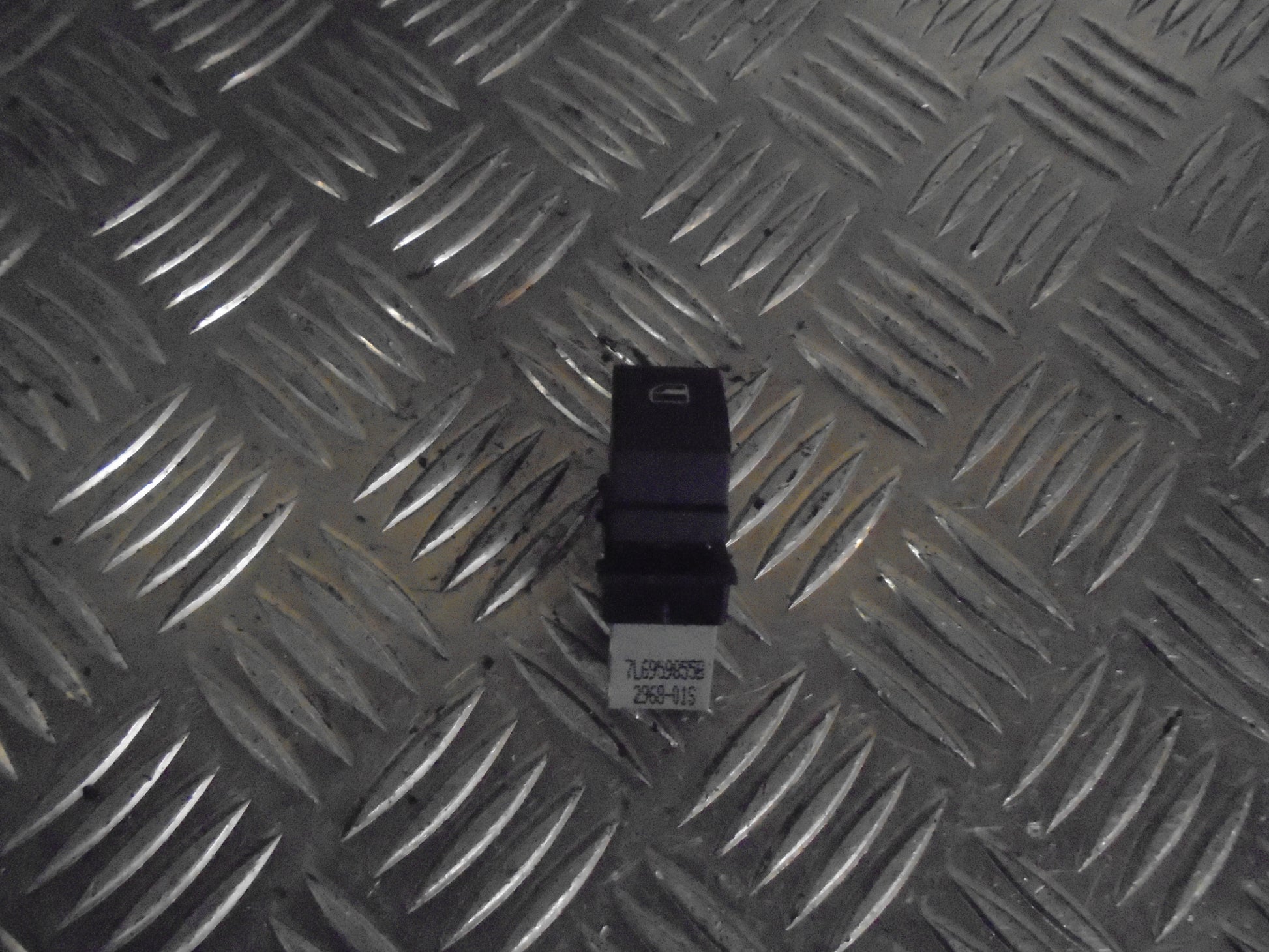 Seat Ibiza 6J Kontakt Rudehejs Med OEM Nr. 7L6959558 Fra Seat Ophugger