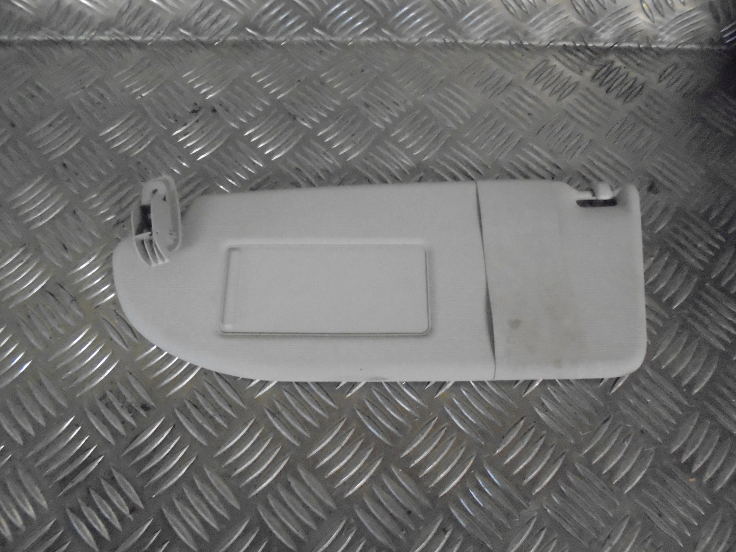 Seat Ibiza 6J Solskærm Med OEM Nr. Ophugger Fra Seat Ophugger