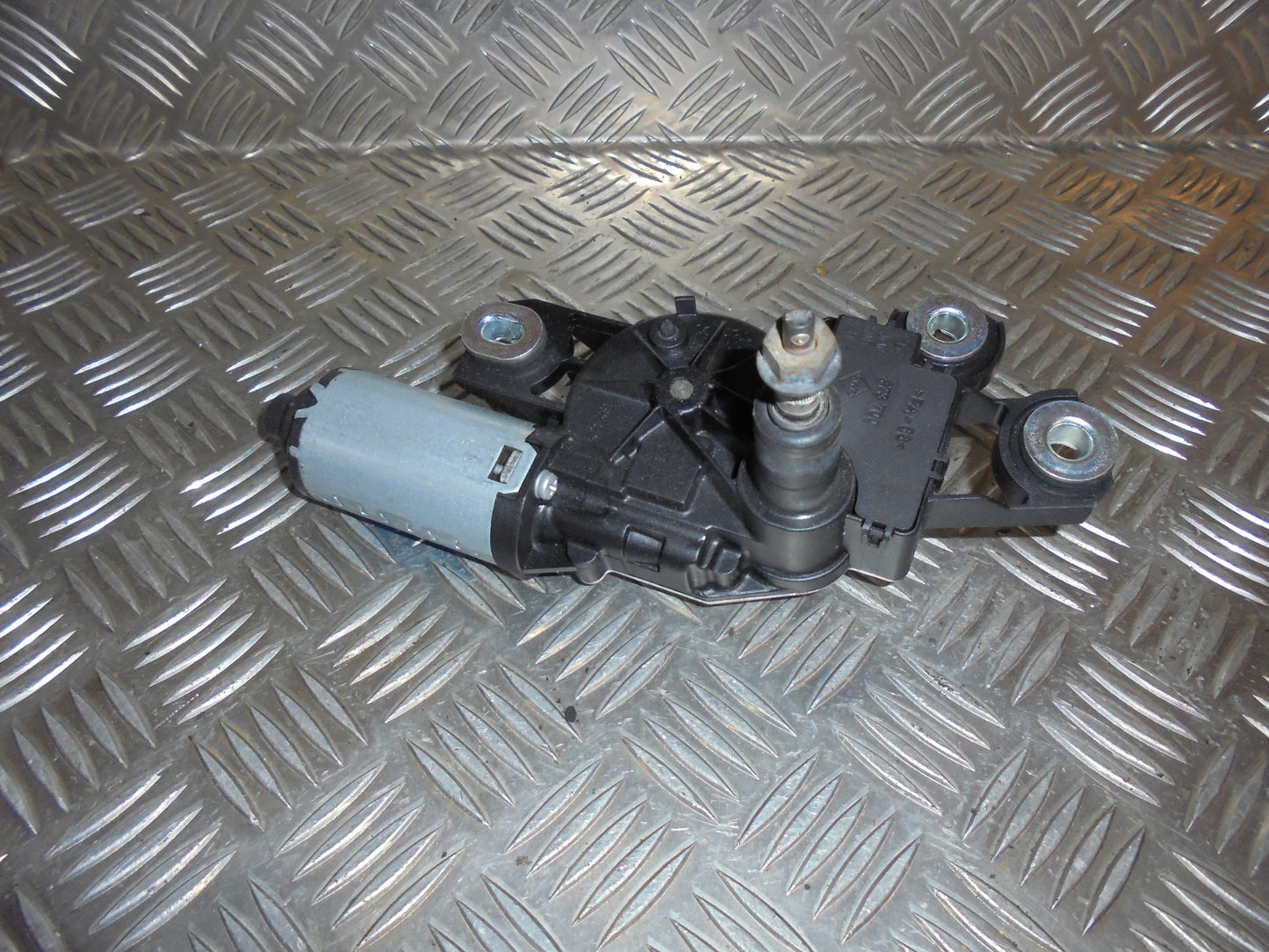 Seat Ibiza 6J Bagrudevisker Motor Med OEM Nr. 6J3955711 Fra Seat Ophugger