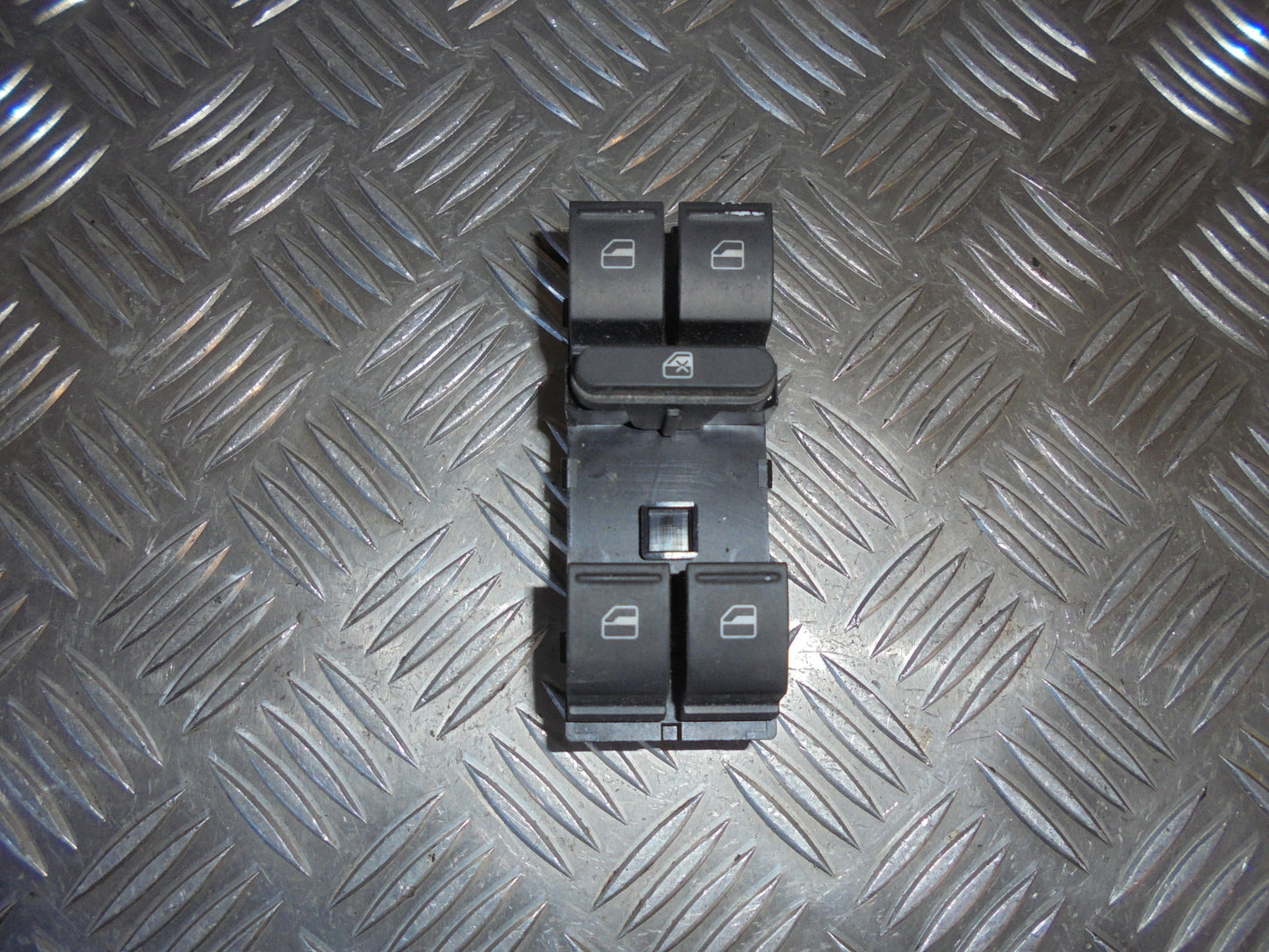 VW Golf 6 1K Kontakt Rudehejs Med OEM Nr. 1Z0959858P Fra VW Ophugger