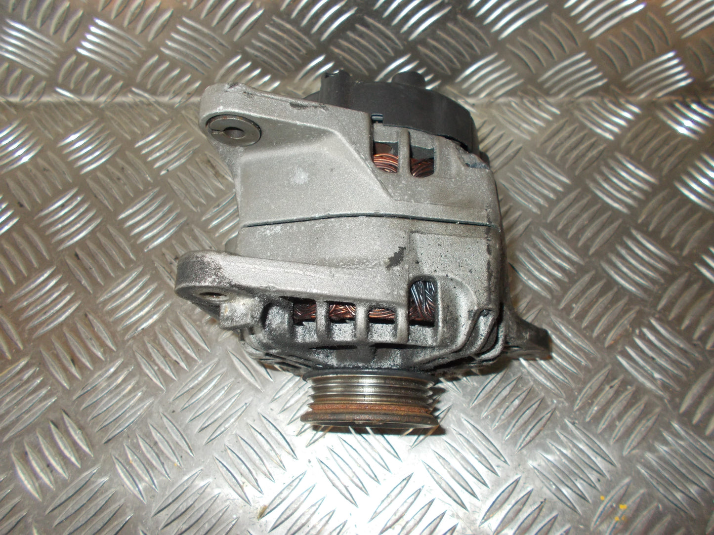 Hyundai Elantra Generator Med OEM Nr. 3730022600 Fra Hyundai Ophugger