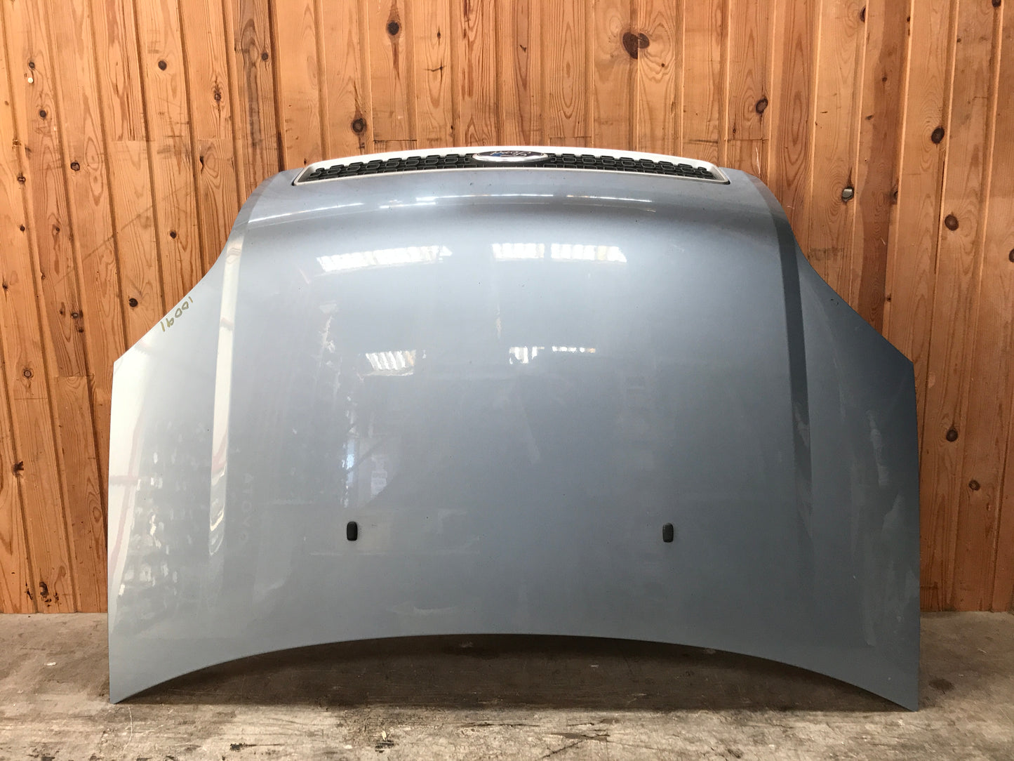 Ford Fusion 1 Fronthjelm Med OEM Nr. 1532551 Fra Ford Ophugger