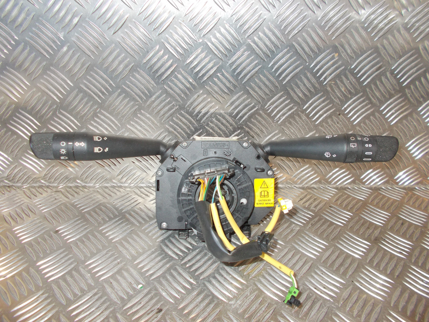 Fiat Grande Punto Kontakt Combi Med OEM Nr. 7354104230 Fra Fiat Ophugger