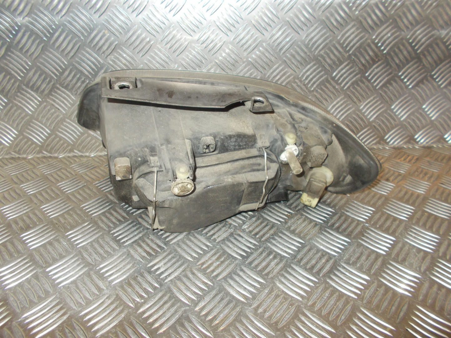 Seat Cordoba Forlygte Med OEM Nr. 6K1941044A Fra Seat Ophugger