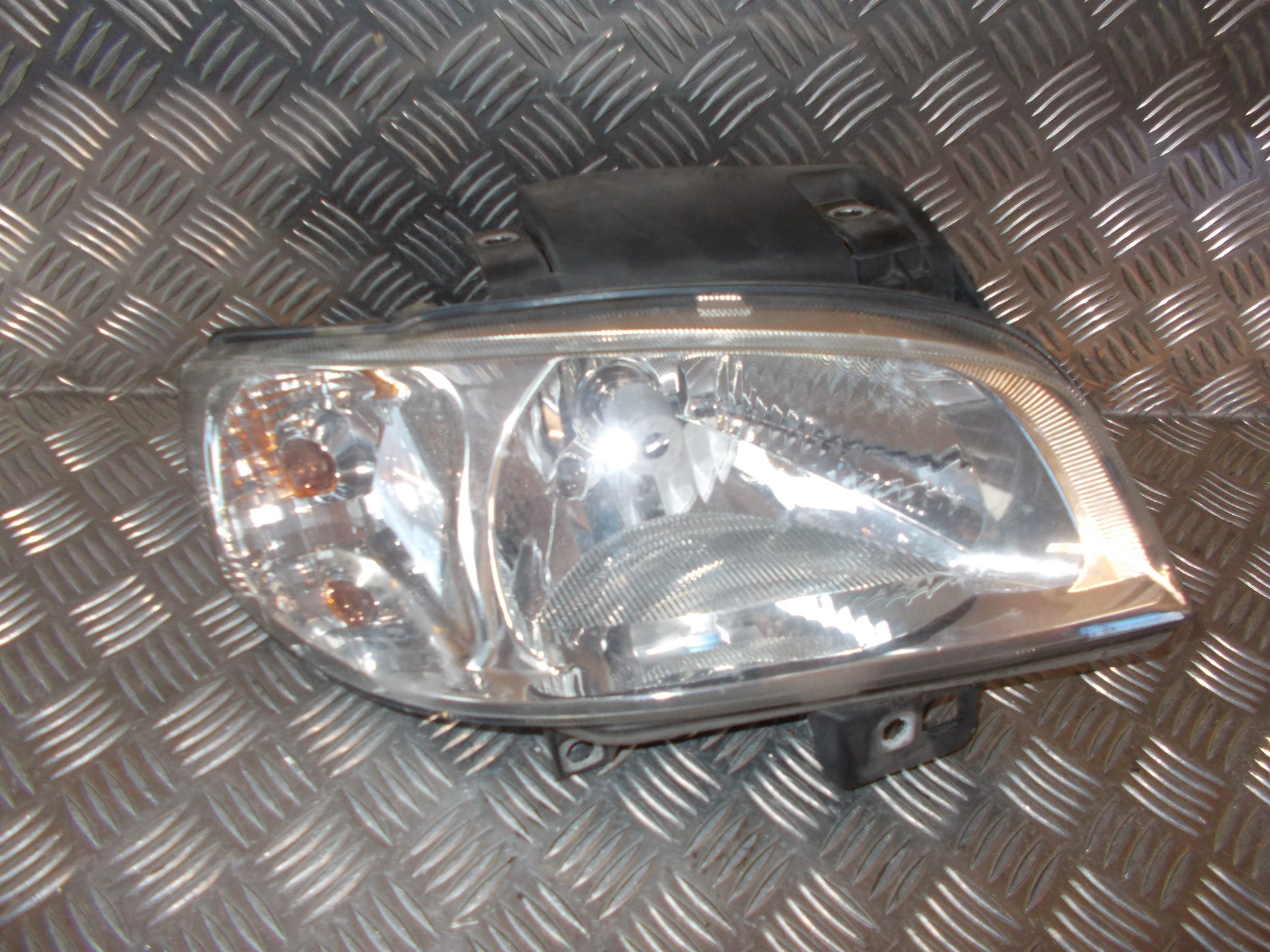 Seat Cordoba Forlygte Med OEM Nr. 6K1941044A Fra Seat Ophugger