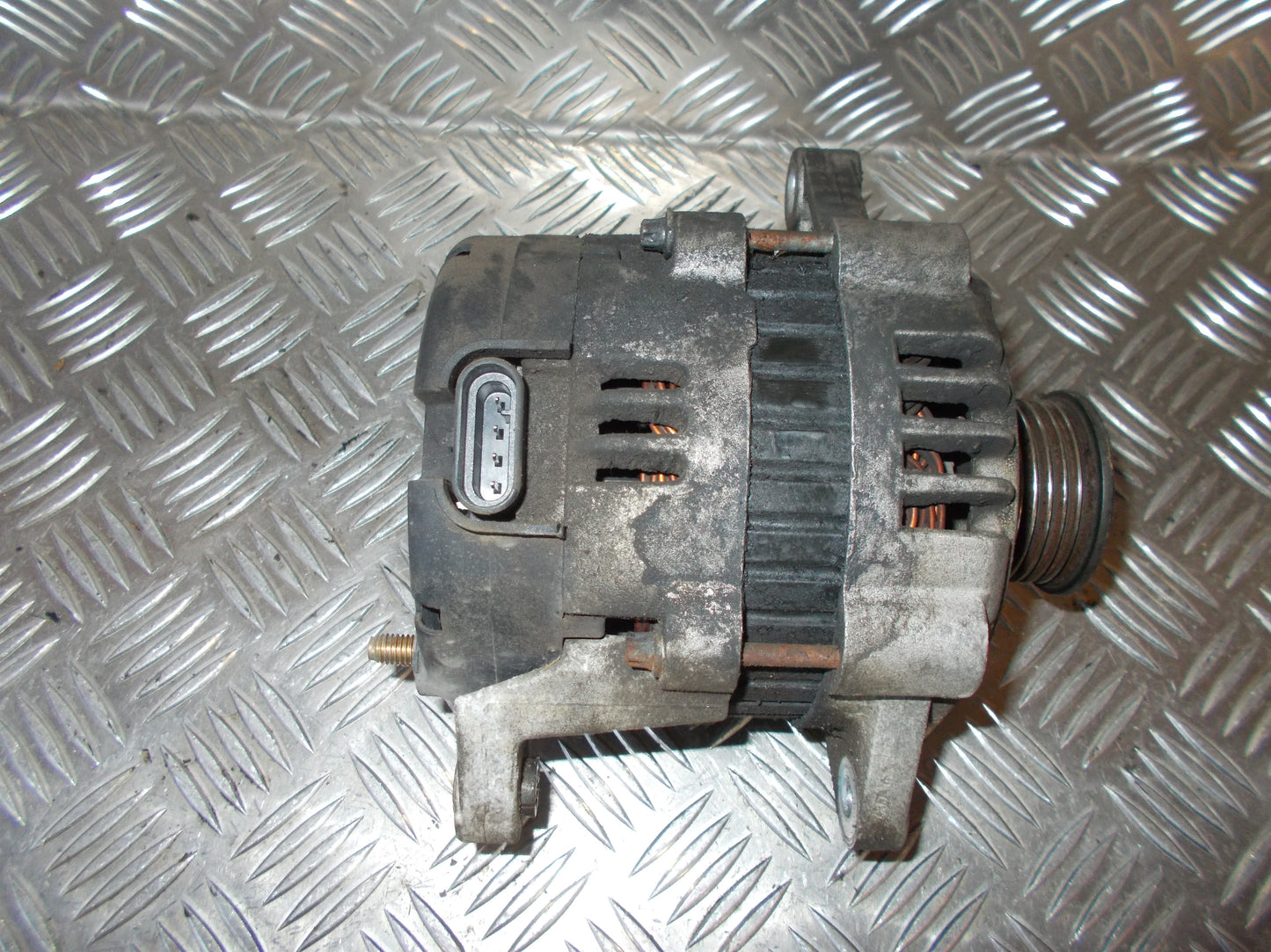 Daewoo Nubira Generator Med OEM Nr. 96540542 Fra Daewoo Ophugger
