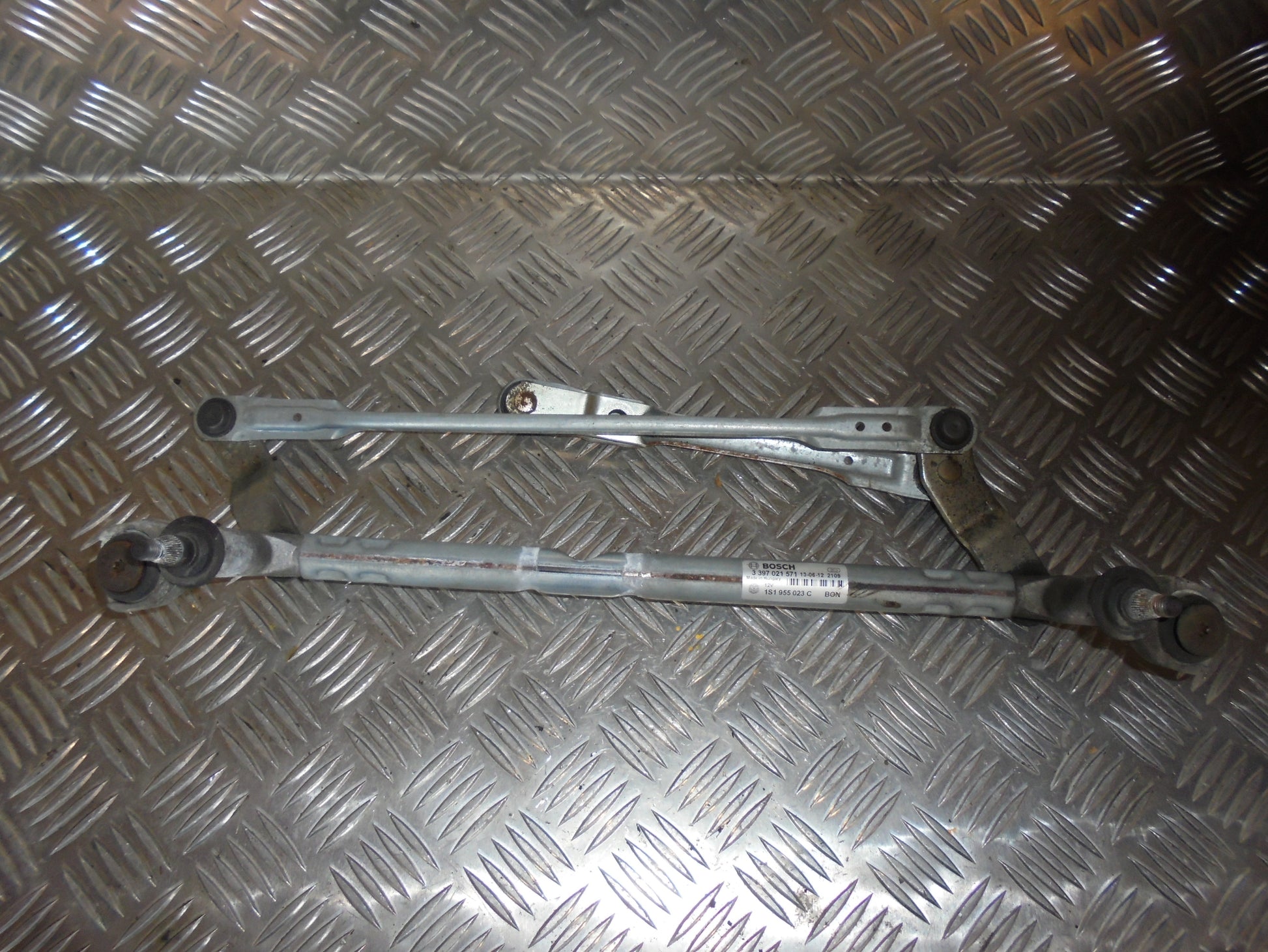 Seat Mii Viskertræk Med OEM Nr. 1S1955023C Fra Seat Ophugger