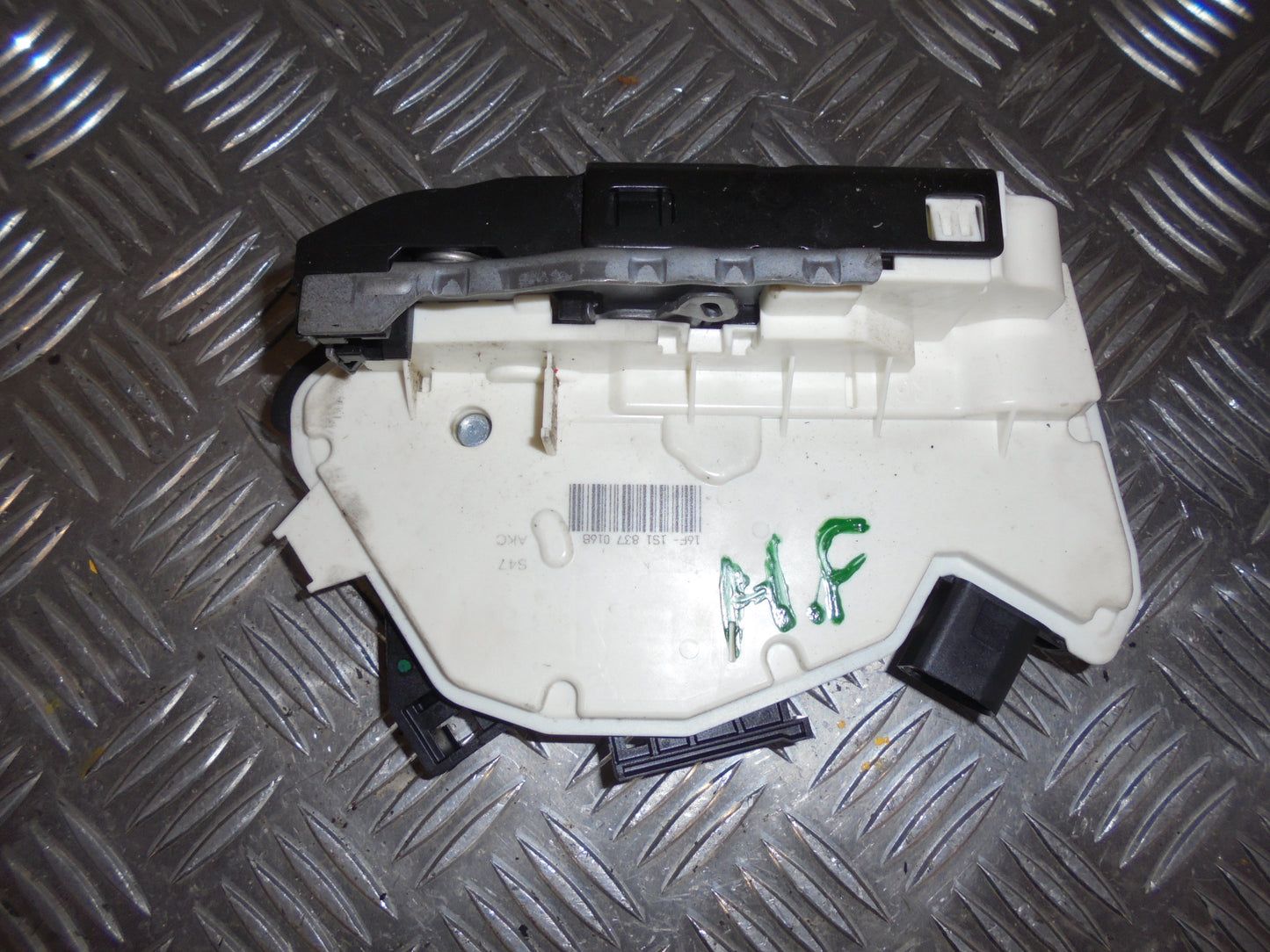 Seat Mii Dørlås Med OEM Nr. 1S1837016B Fra Seat Ophugger