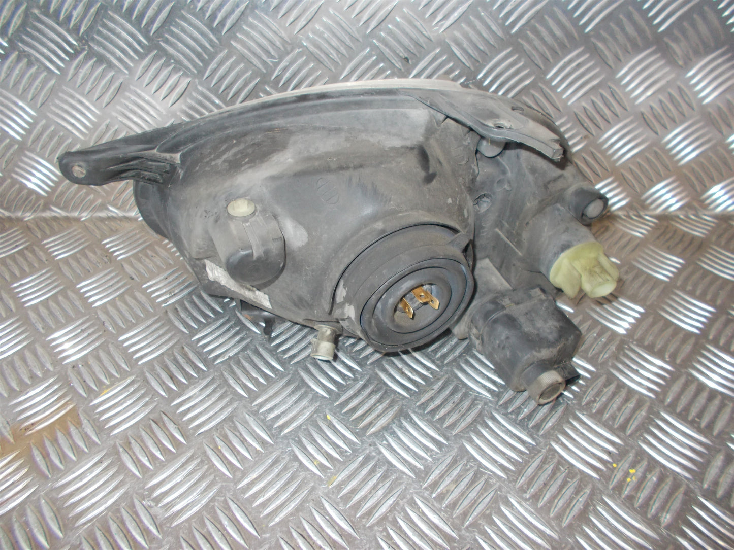 Opel Corsa B Forlygte Med OEM Nr. Ophugger Fra Opel Ophugger