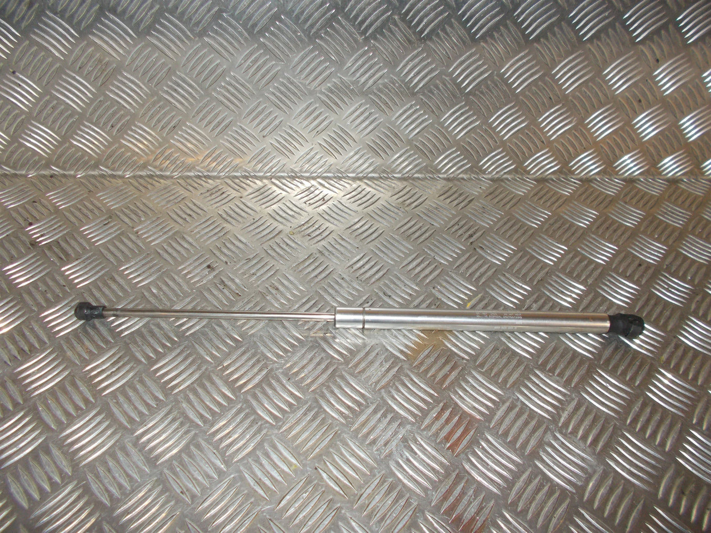 VW Lupo 6E/6X Bagklapsdæmper Med OEM Nr. Ophugger Fra VW Ophugger