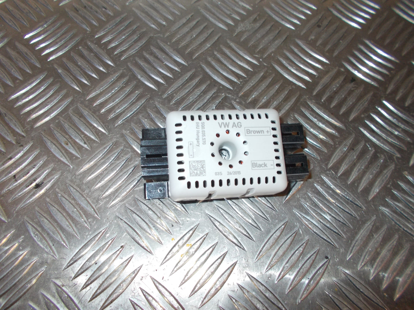 VW Touran Gp2 Radio Div. Tilbehør Med OEM Nr. 5Q0035570 Fra VW Ophugger