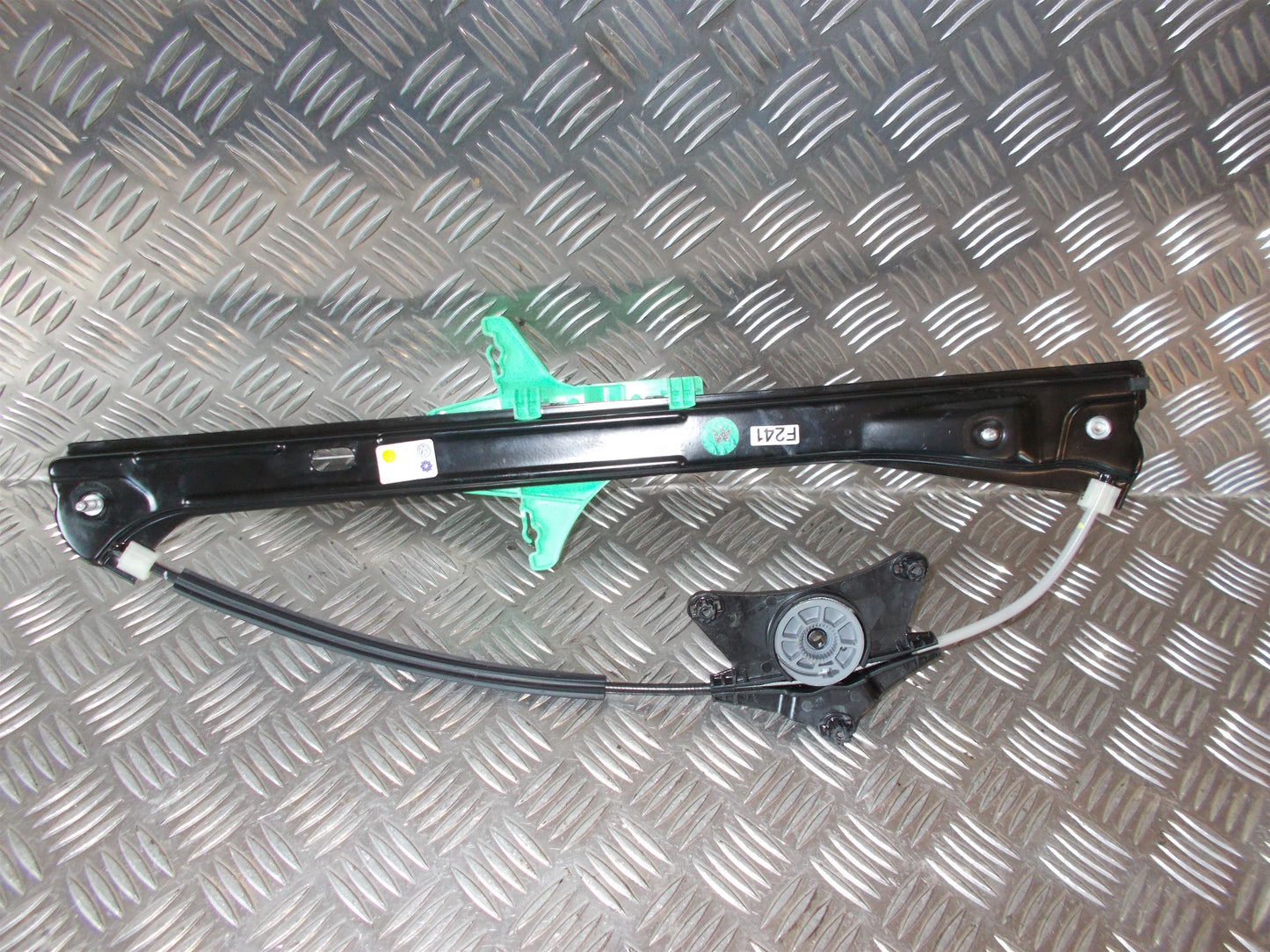 VW Tiguan 5N Rudemotor - Rudehejs Med OEM Nr. 5NA839462B Fra VW Ophugger