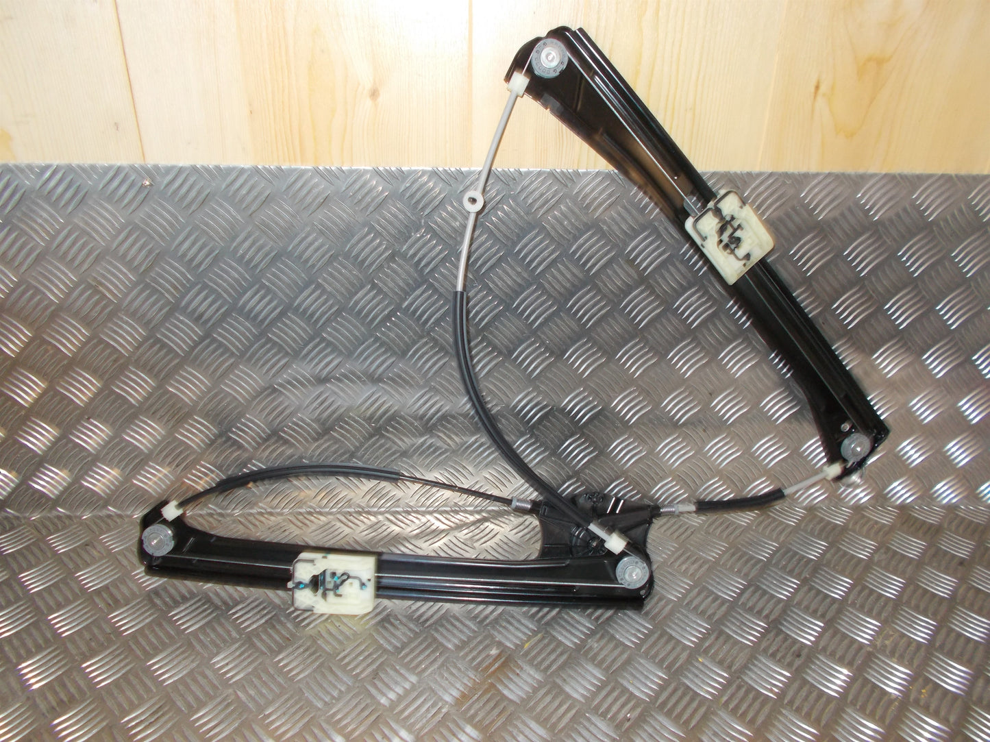 VW Tiguan Rudemotor - Rudehejs Med OEM Nr. 5NA837462 Fra VW Ophugger