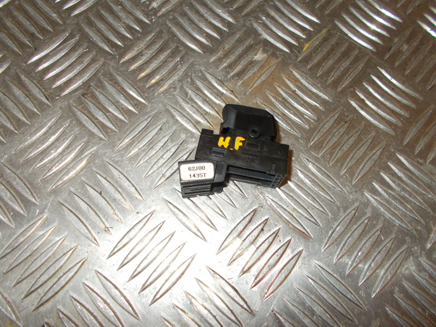 Suzuki Swift Kontakt Rudehejs Med OEM Nr. Ophugger Fra Suzuki Ophugger