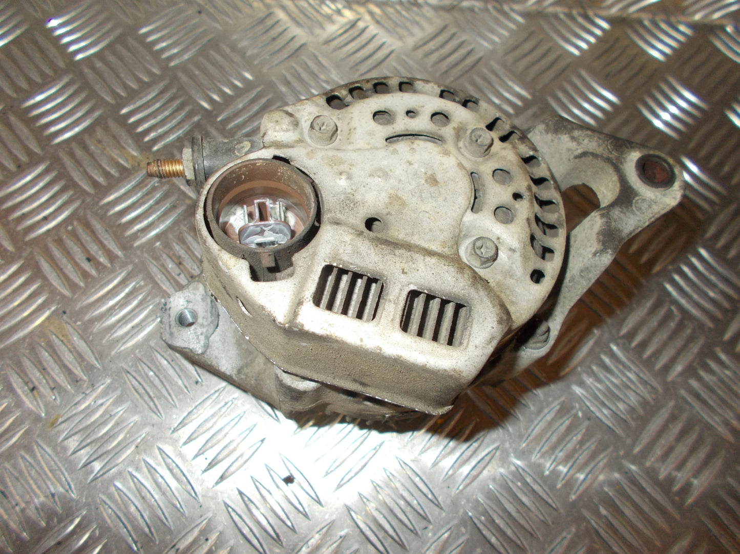 Suzuki Swift Generator Med OEM Nr. 3140071C50 Fra Suzuki Ophugger