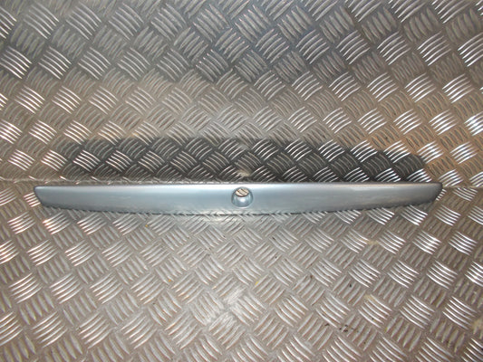 Skoda Octavia Nummerpladelygte Med OEM Nr. Ophugger Fra Skoda Ophugger