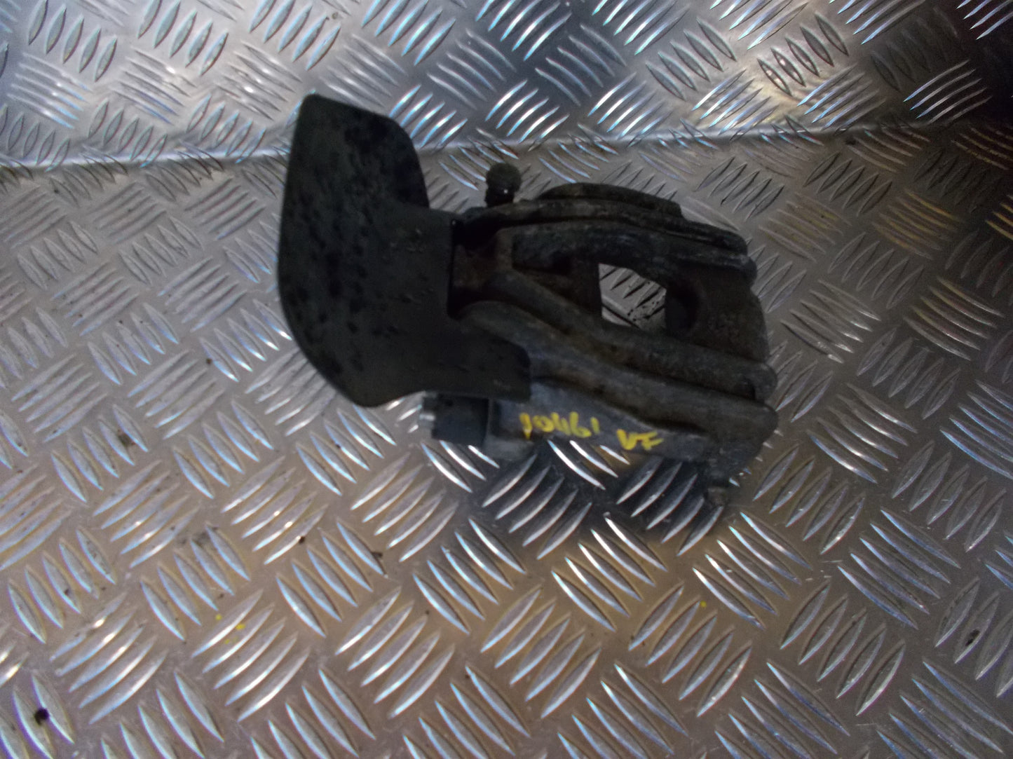 VW Lupo 6E/6X Bremsekaliber VF Med OEM Nr. 6E0615123 Fra VW Ophugger