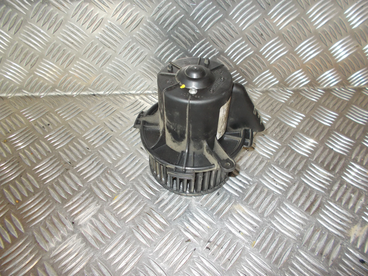 Peugeot 307 Varmeblæser Med OEM Nr. 6441S6 Fra Peugeot Ophugger