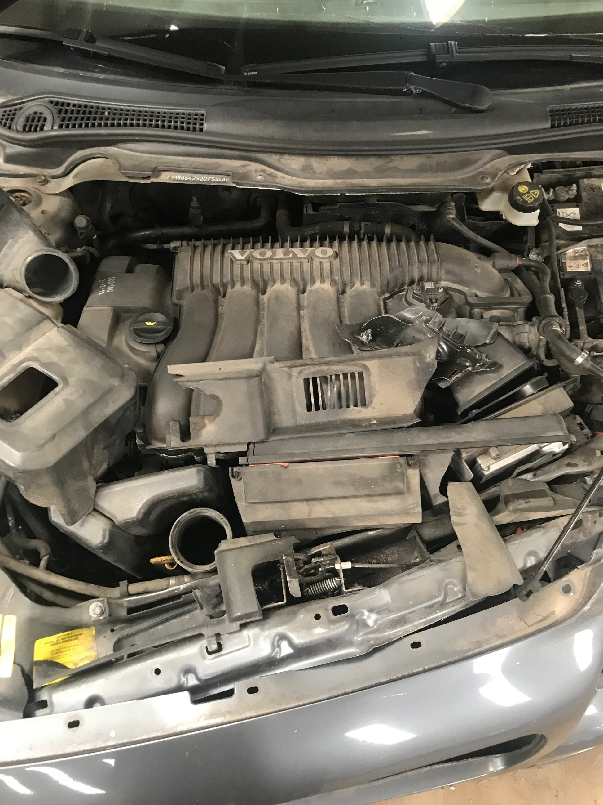 Volvo S40/V50 Pluk-Selv-Bil Med OEM Nr. Ophugger Fra Volvo Ophugger