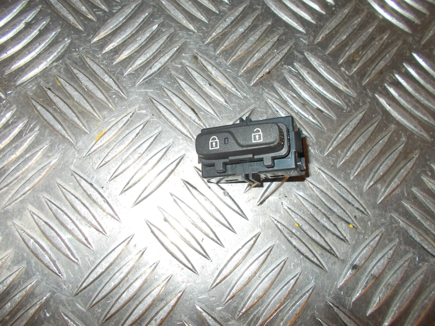 Volvo S60/V60 Kontakt Diverse Med OEM Nr. 31318990 Fra Volvo Ophugger