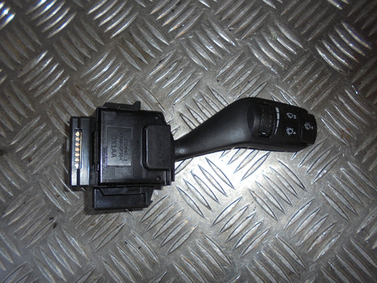 Ford Focus Kontakt Visker Med OEM Nr. Ophugger Fra Ford Ophugger