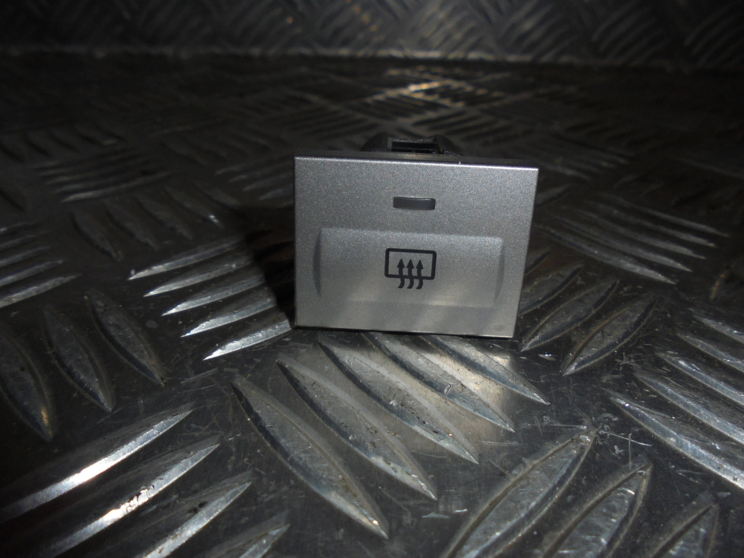 Ford Focus Kontakt El-Rude Med OEM Nr. Ophugger Fra Ford Ophugger