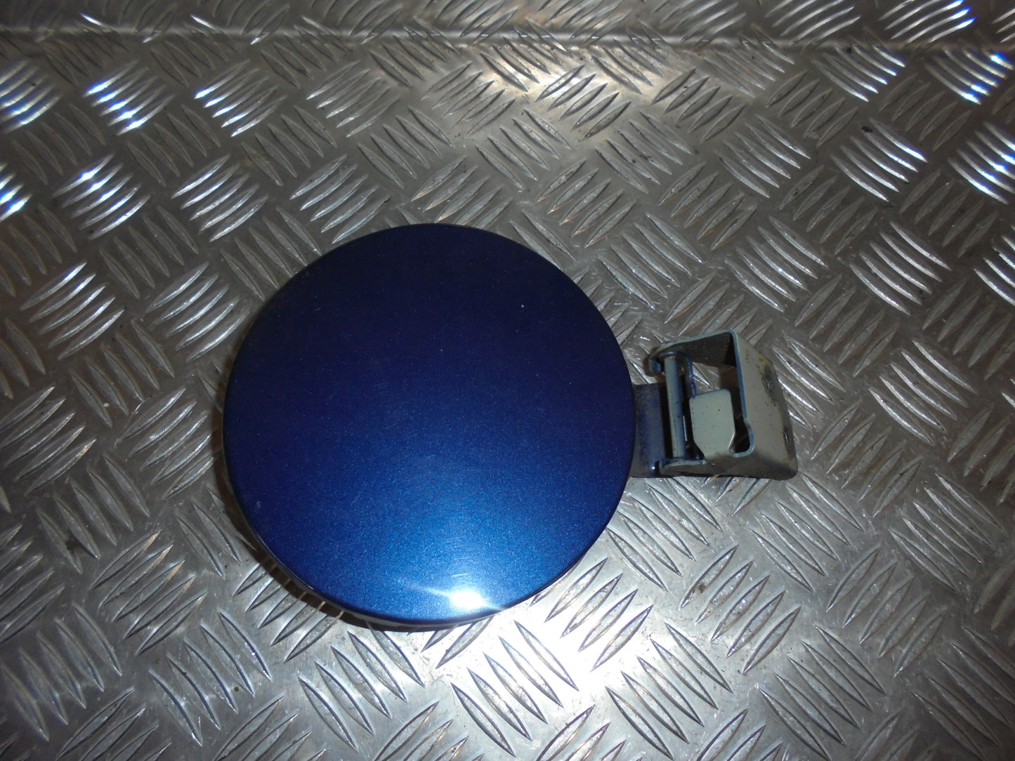 Opel Agila B Benzinklap / Tankklap Med OEM Nr. Ophugger Fra Opel Ophugger