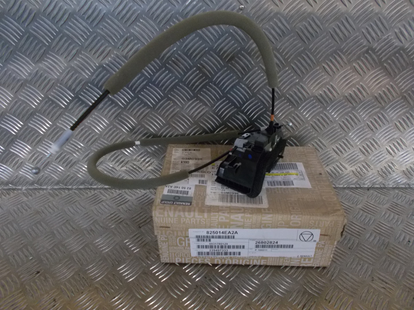 Nissan Qashqai Dørlås Med OEM Nr. 825014EA2A Fra Nissan Ophugger