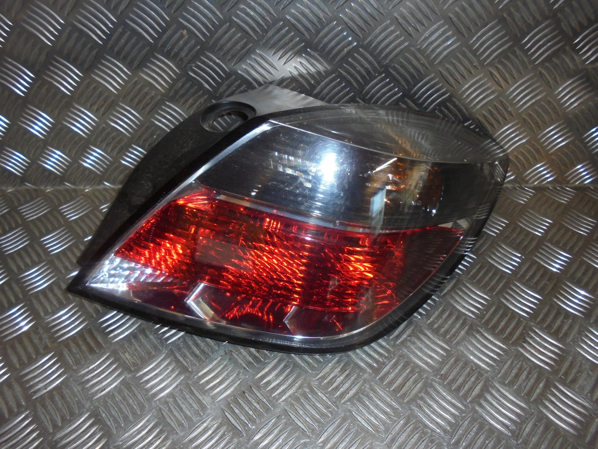 Opel Astra H Baglygte Med OEM Nr. 342691834 Fra Opel Ophugger