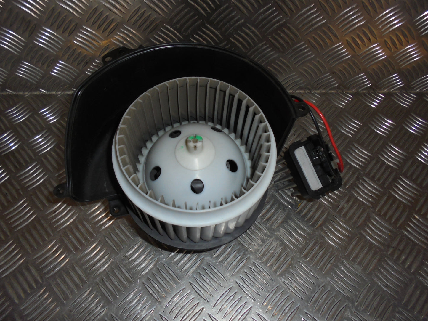 Opel Astra H Varmeblæser Med OEM Nr. 93181056 Fra Opel Ophugger