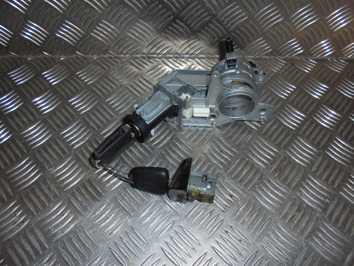 Opel Astra H Ratlås Med OEM Nr. Ophugger Fra Opel Ophugger