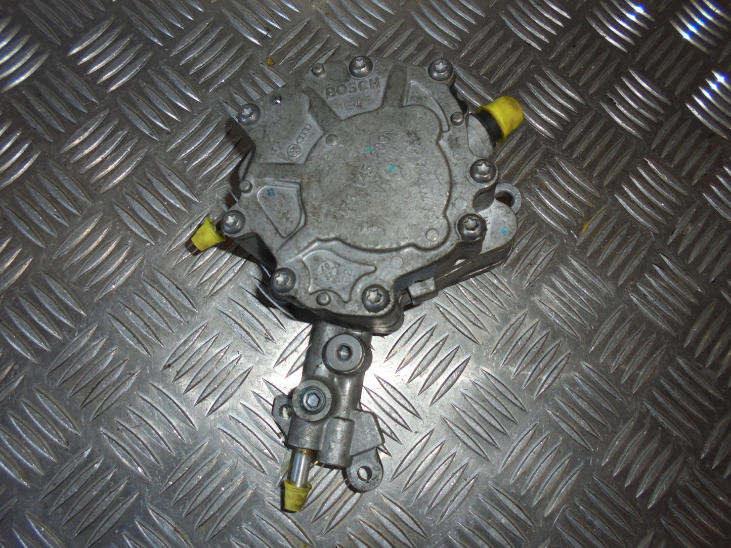 VW Touran 1T/Gp Dieselpumpe Med OEM Nr. 038145209M Fra VW Ophugger