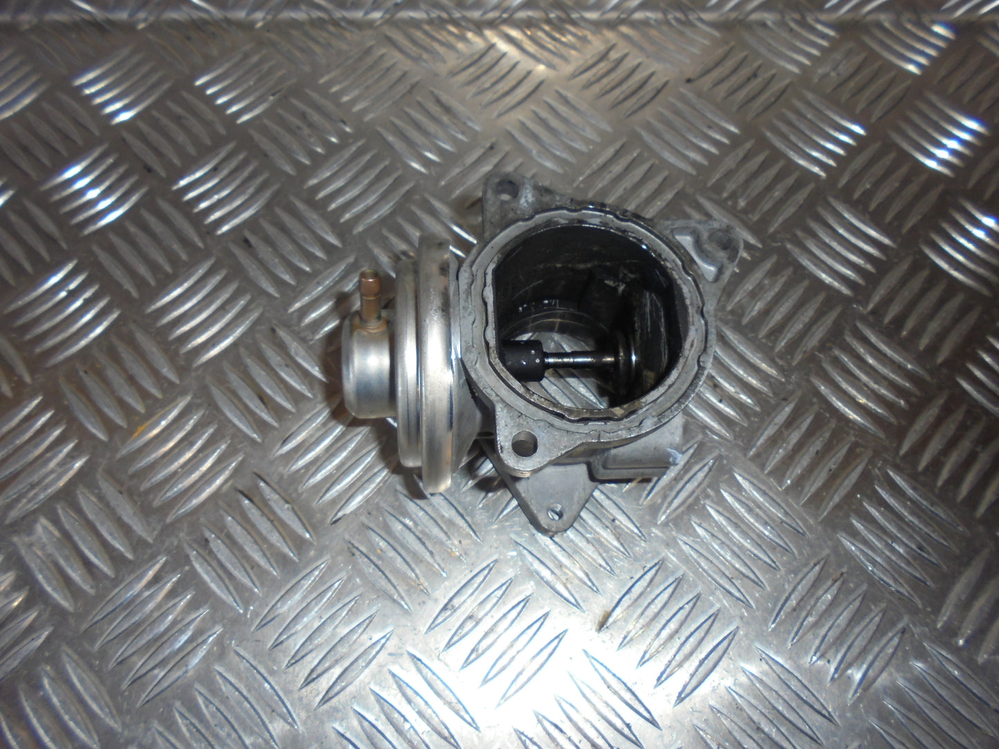 VW Passat 3C Egr Ventil Med OEM Nr. Ophugger Fra VW Ophugger