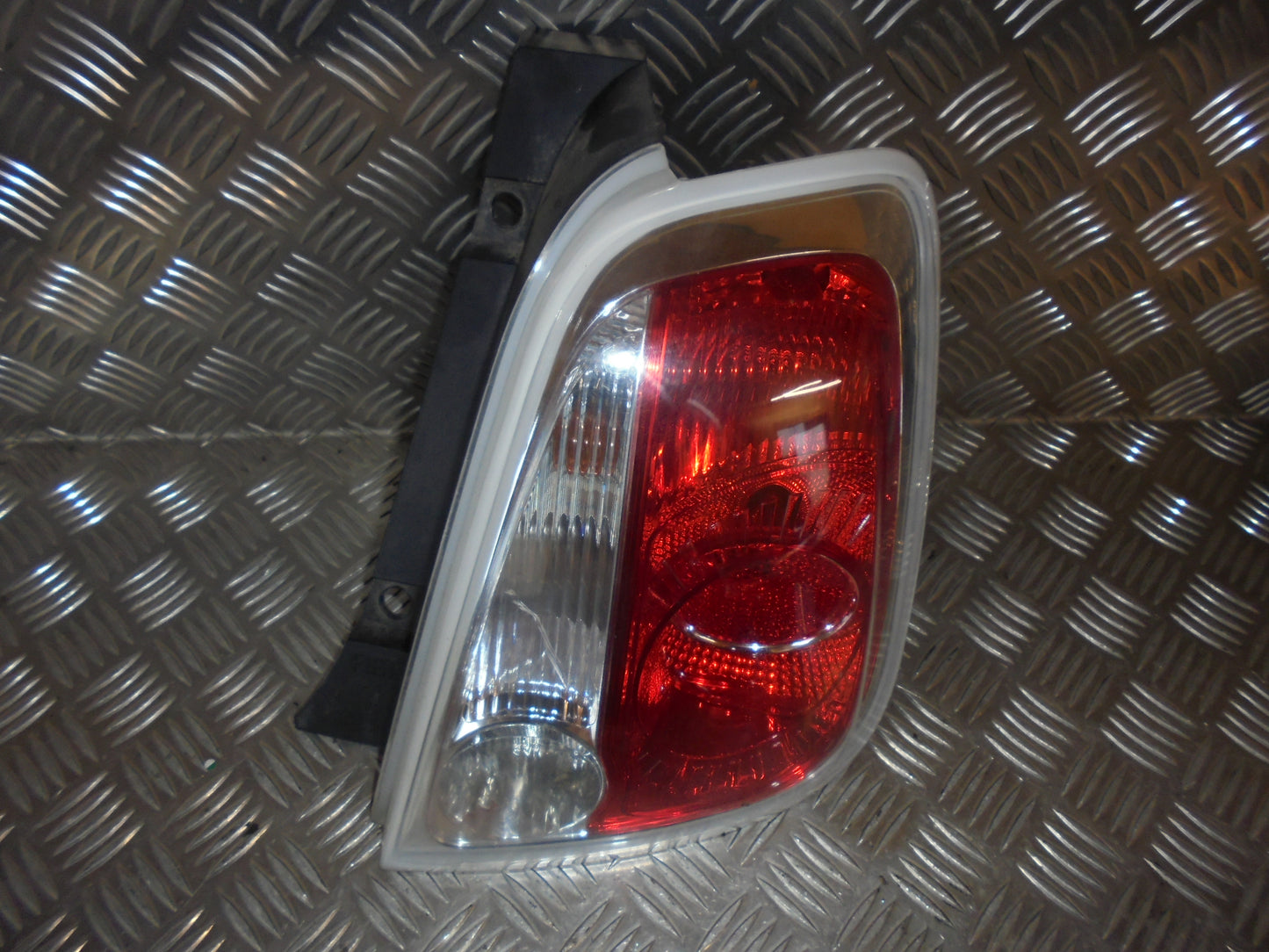 Fiat 500 Baglygte Med OEM Nr. Ophugger Fra Fiat Ophugger