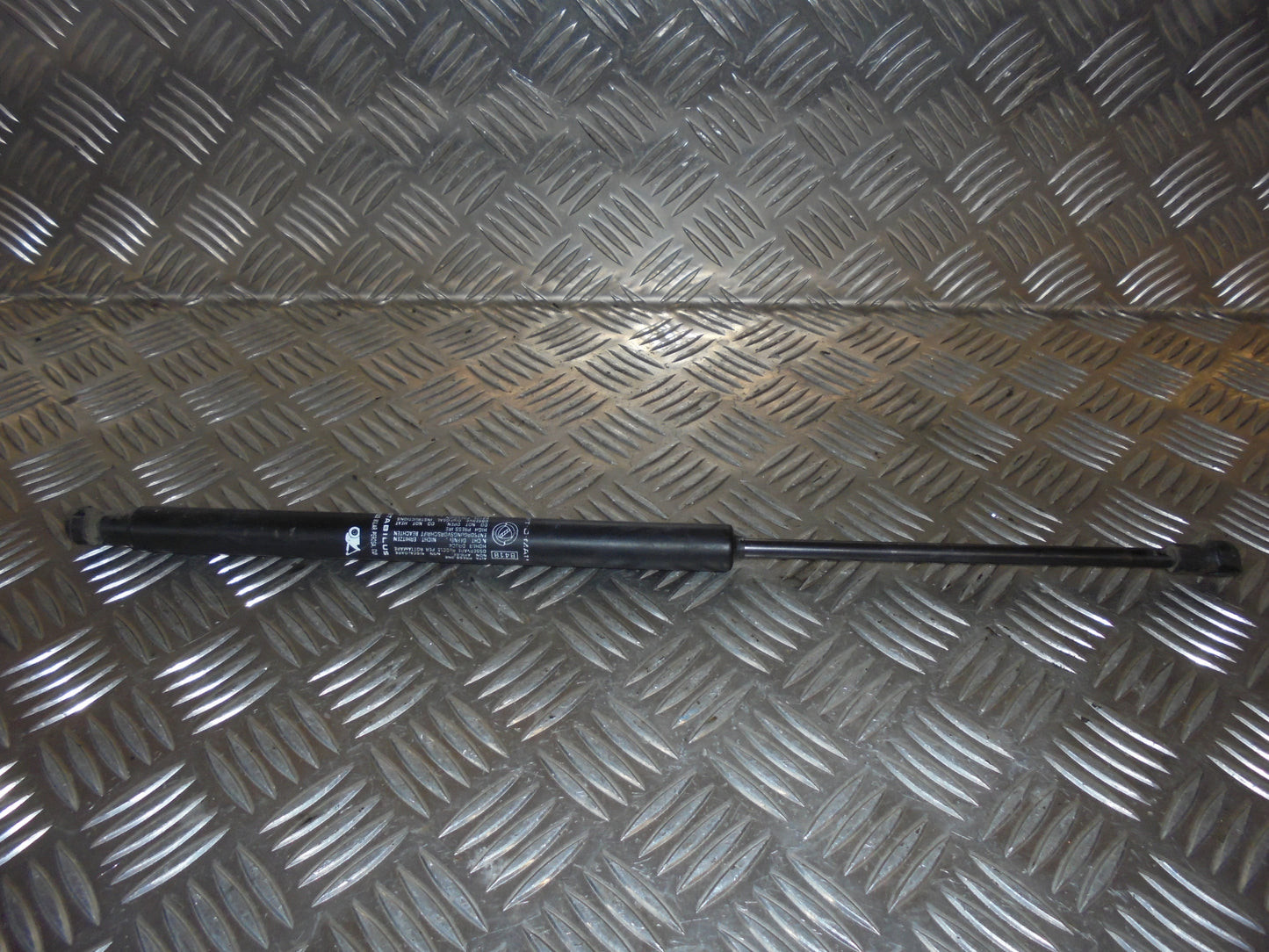 Fiat 500 Bagklapsdæmper Med OEM Nr. Ophugger Fra Fiat Ophugger