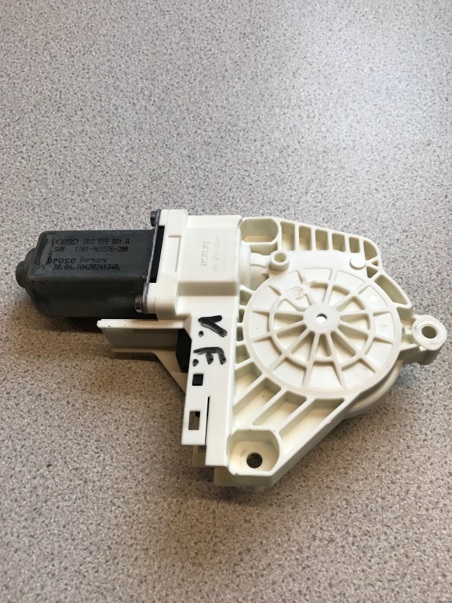 Audi A4 8K Rudemotor - Rudehejs Med OEM Nr. 8K0959801A Fra Audi Ophugger