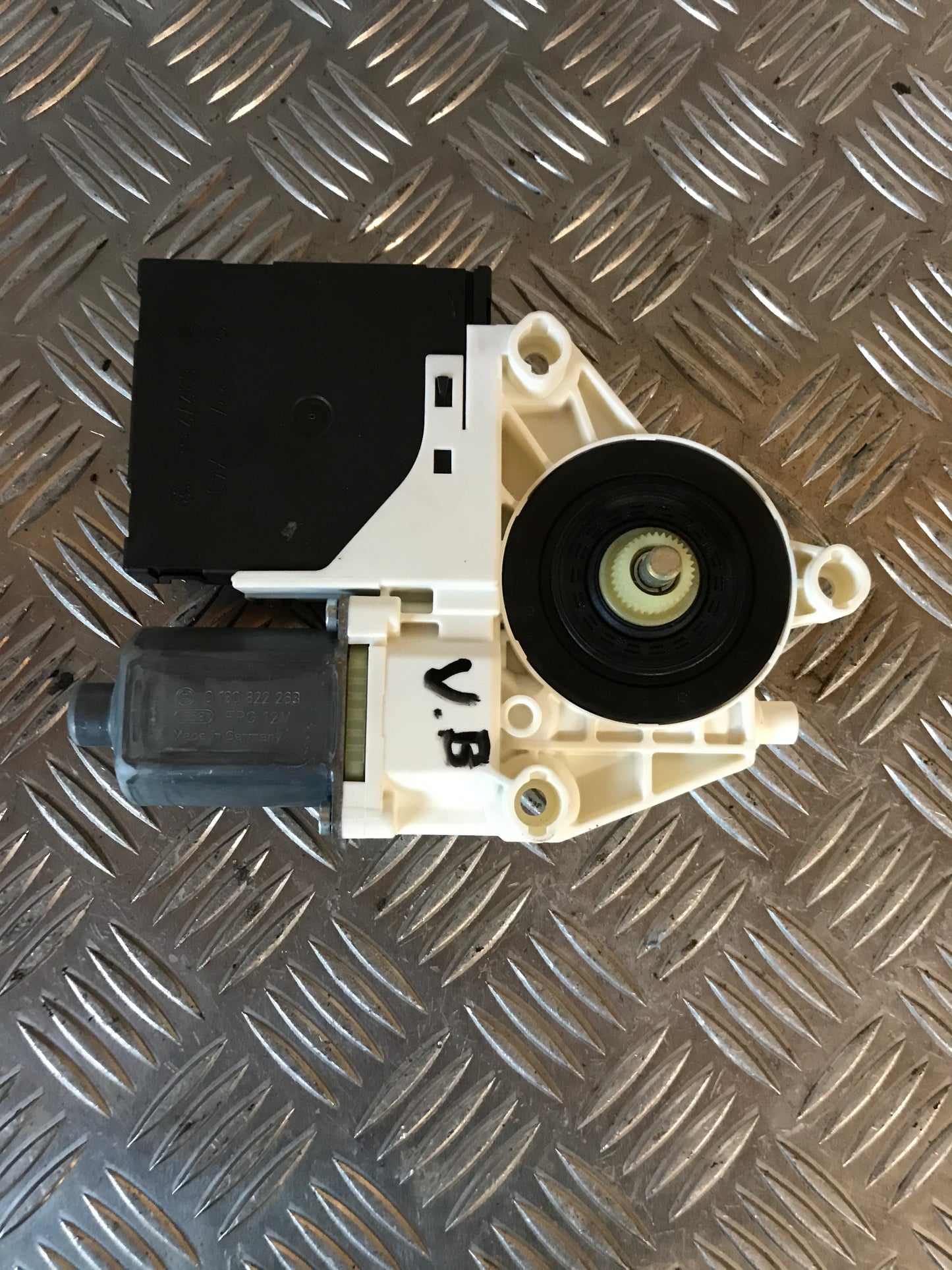 Audi A4 8K Rudemotor - Rudehejs Med OEM Nr. 8P4959801E Fra Audi Ophugger